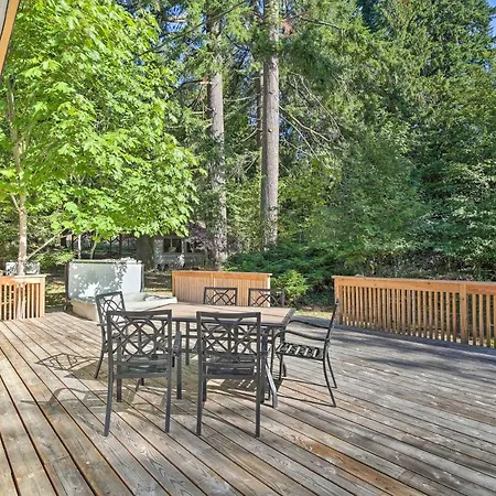Cozy Black Bear Retreat By Mount Rainier!